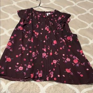 Women’s blouse size XXL fits like an XL